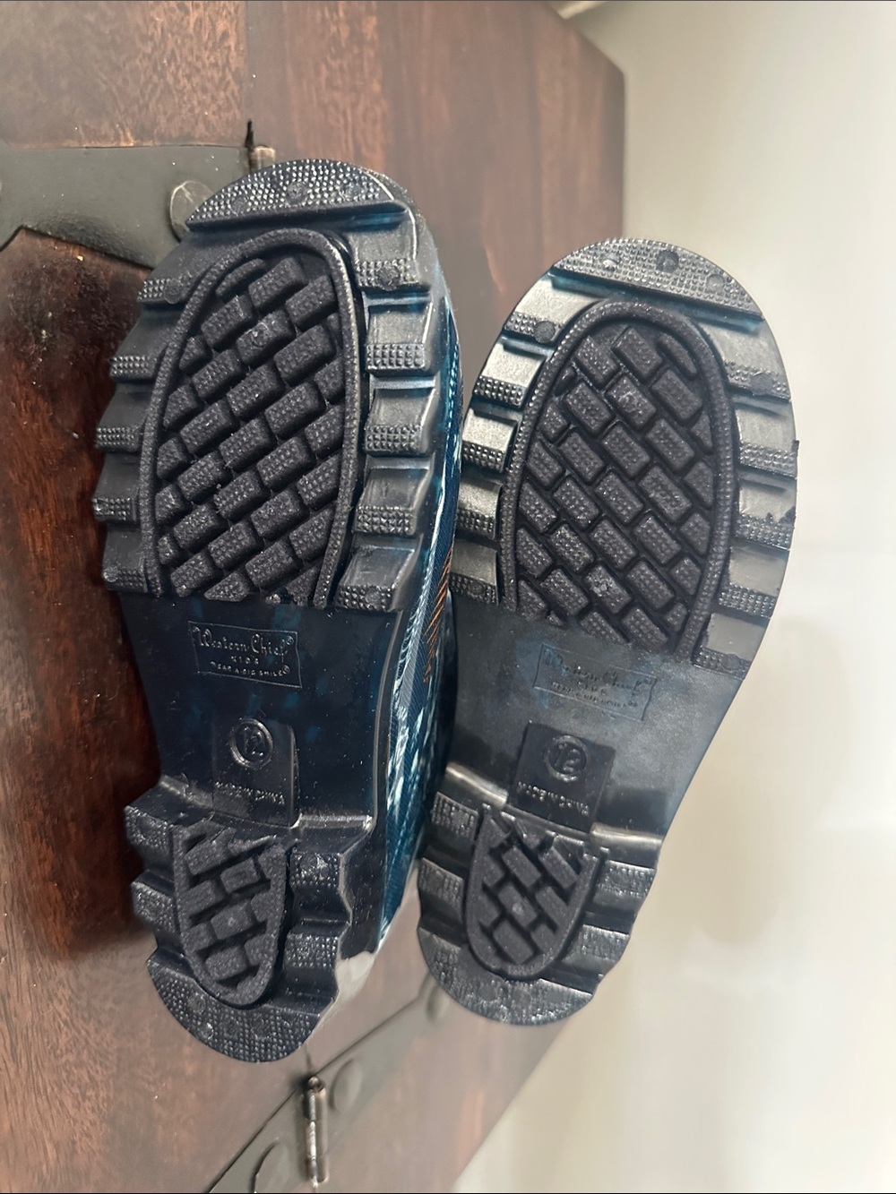 Western Chief Dinosaurs Boys Rain Boots Size 12 - Picture 8 of 10